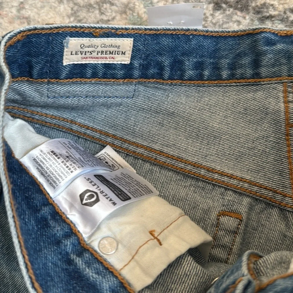Levi’s 501 High Rise Shorts - Picture 4 of 13
